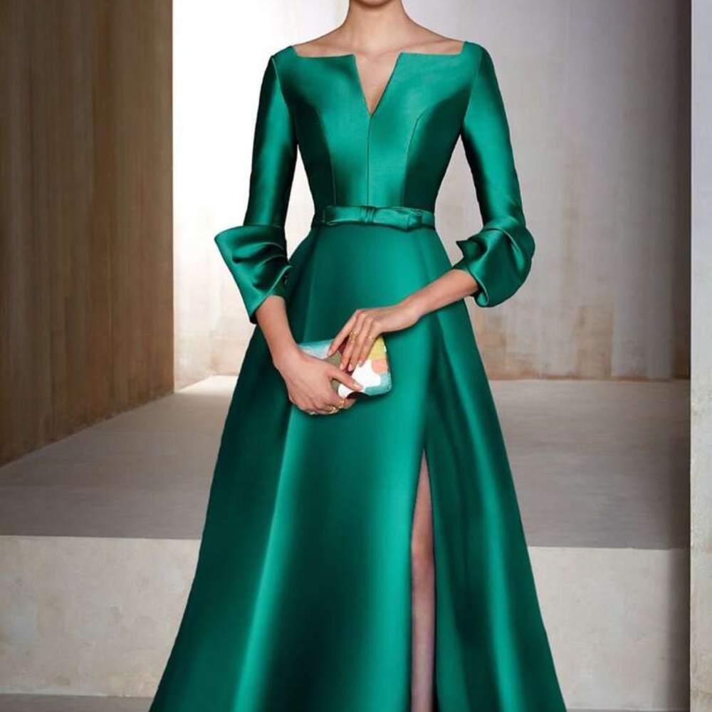 Elegant Green Evening Gown